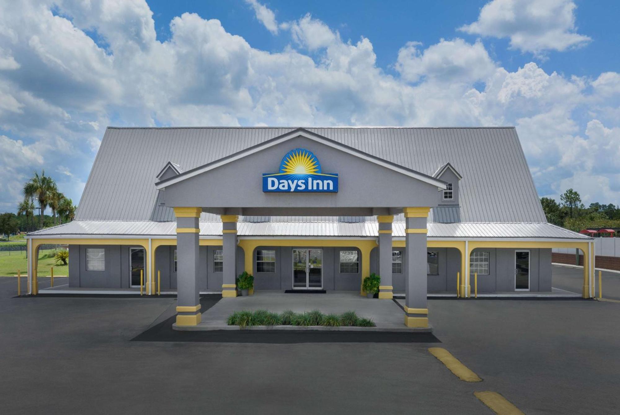 Days Inn By Wyndham Lake City I-75 Екстериор снимка