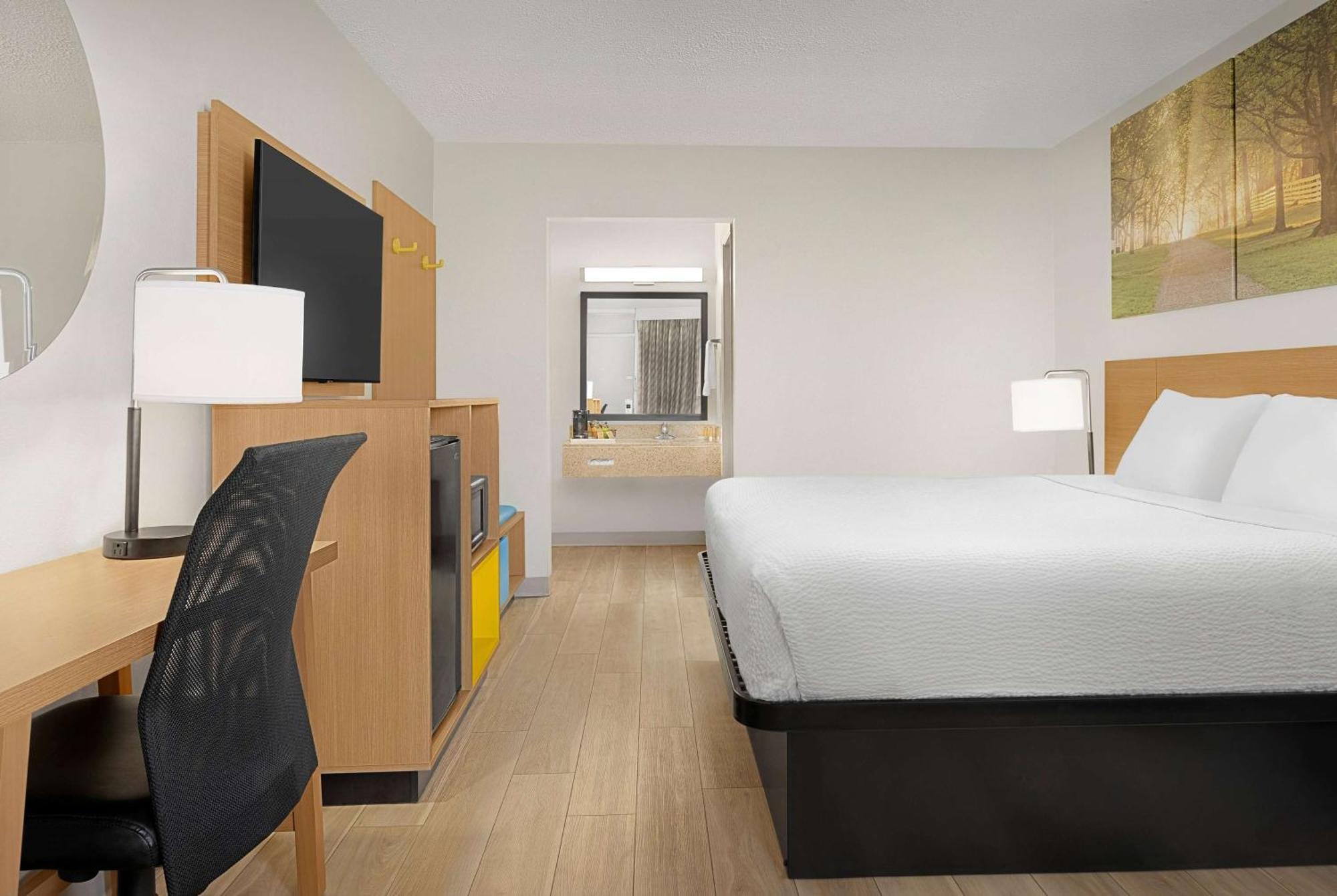 Days Inn By Wyndham Lake City I-75 Екстериор снимка