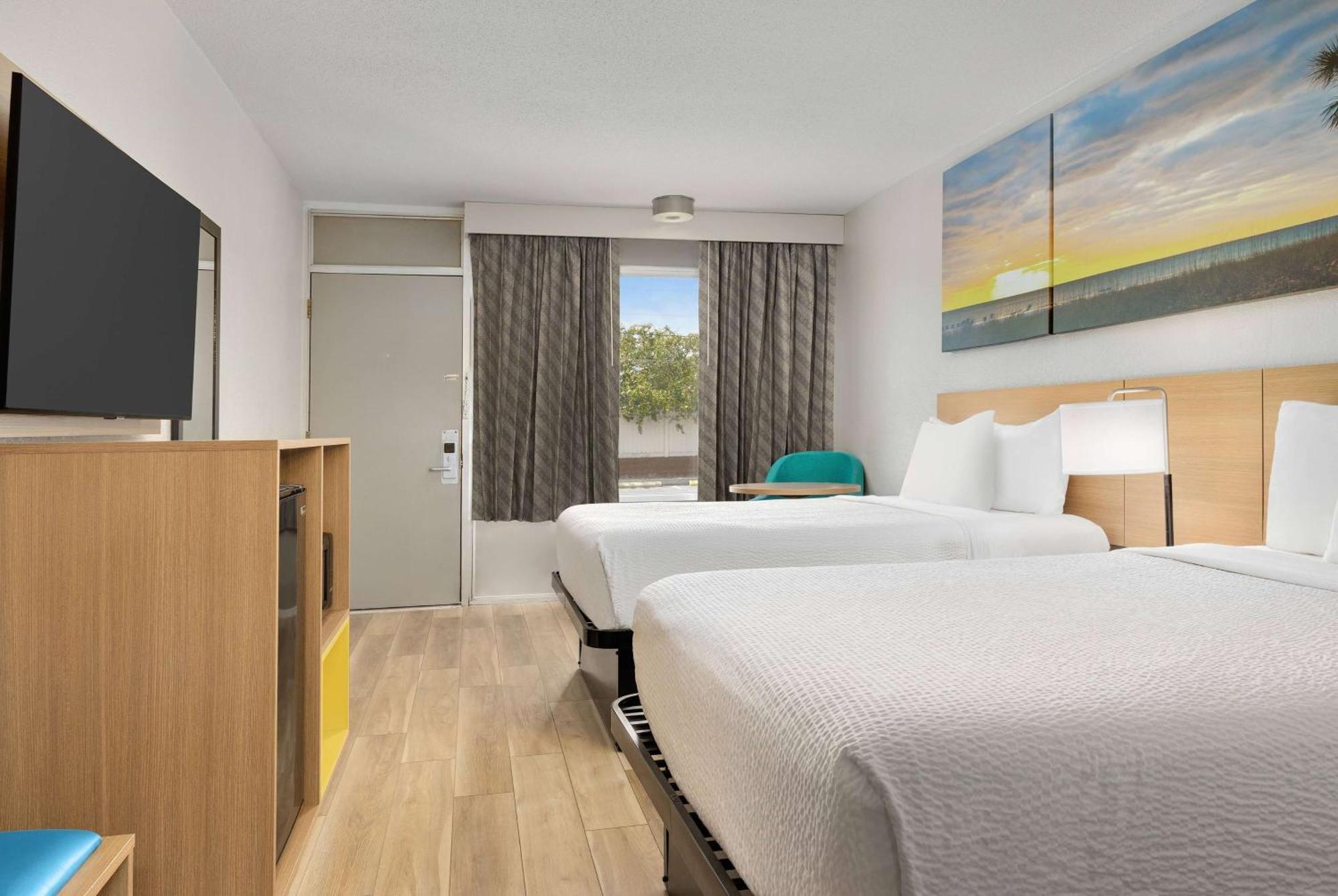 Days Inn By Wyndham Lake City I-75 Екстериор снимка