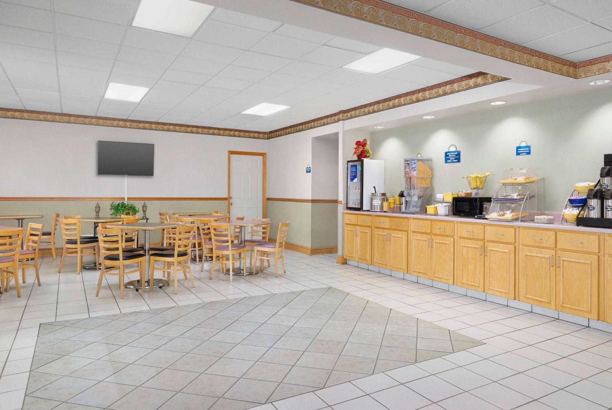 Days Inn By Wyndham Lake City I-75 Екстериор снимка
