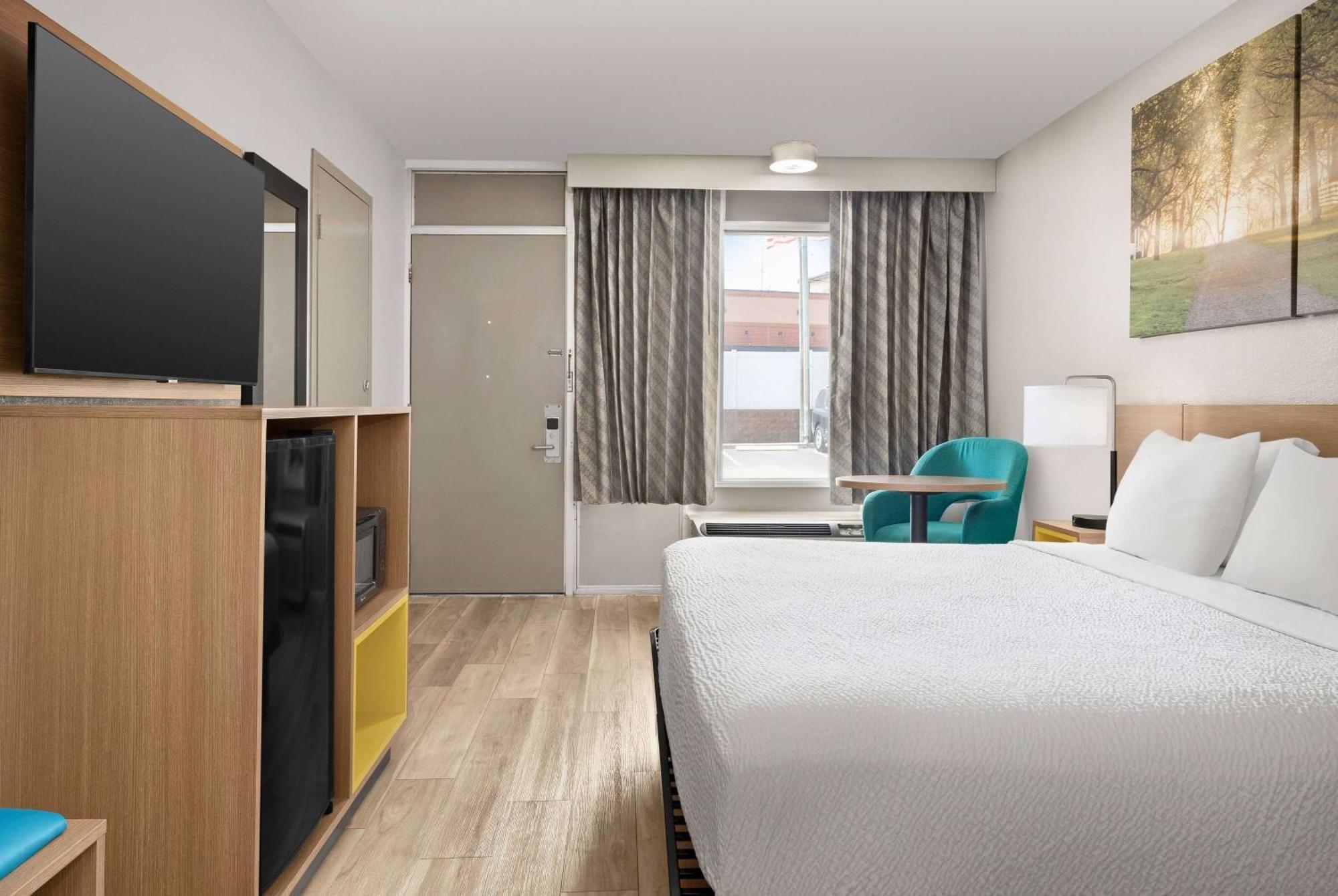 Days Inn By Wyndham Lake City I-75 Екстериор снимка